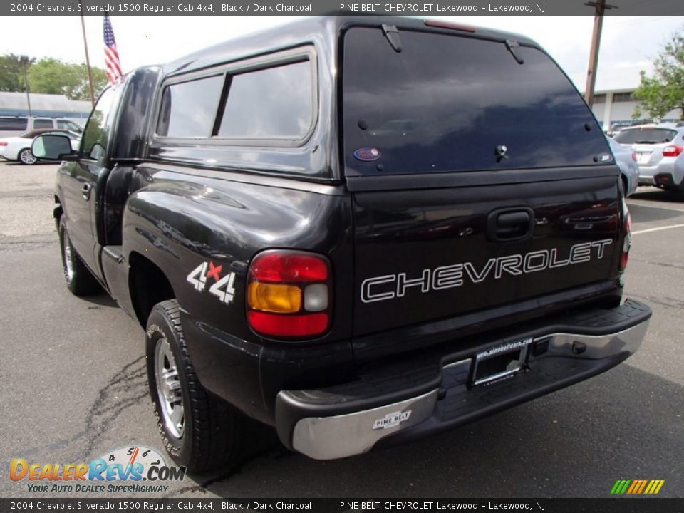 2004 Chevrolet Silverado 1500 Regular Cab 4x4 Black / Dark Charcoal Photo #6