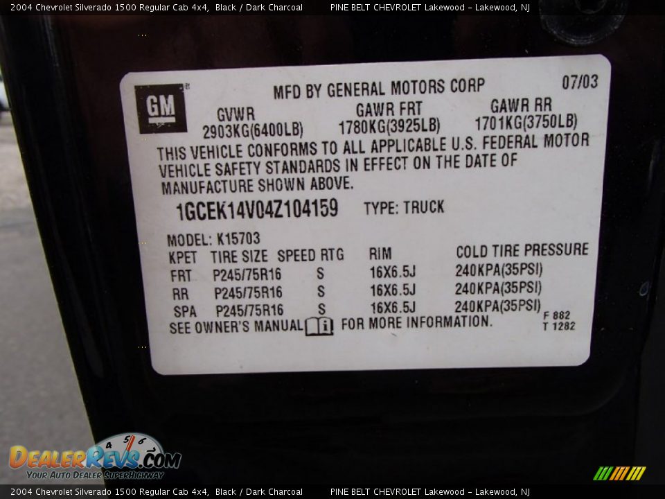 2004 Chevrolet Silverado 1500 Regular Cab 4x4 Black / Dark Charcoal Photo #15