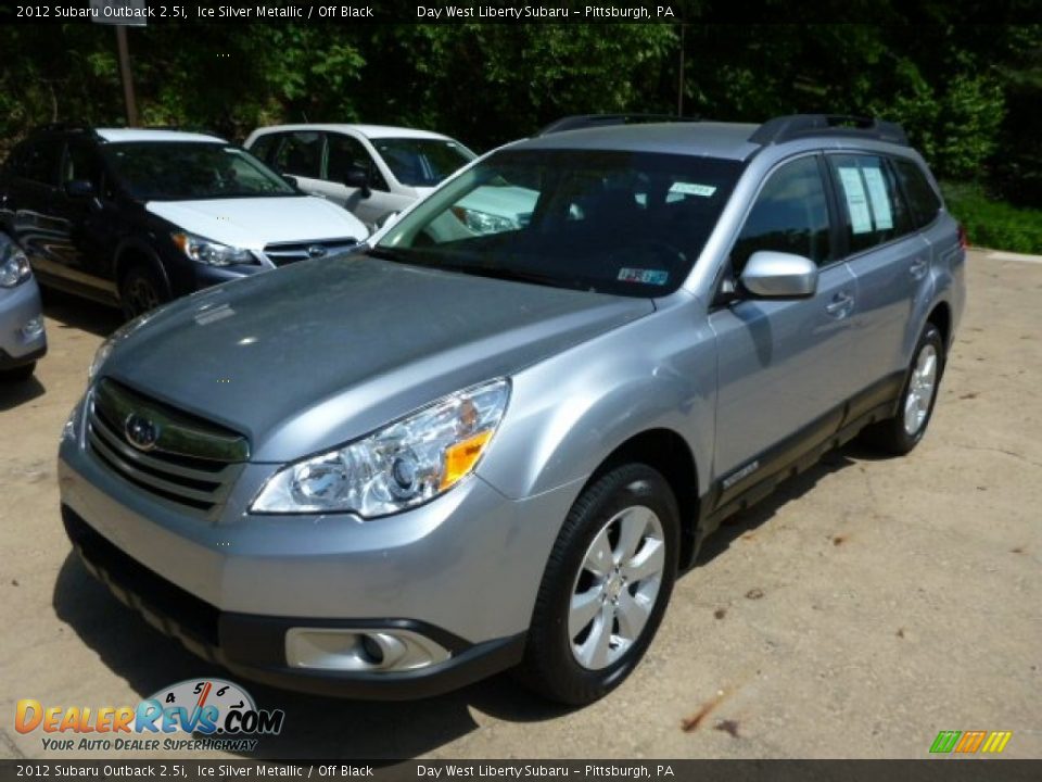 Front 3/4 View of 2012 Subaru Outback 2.5i Photo #7