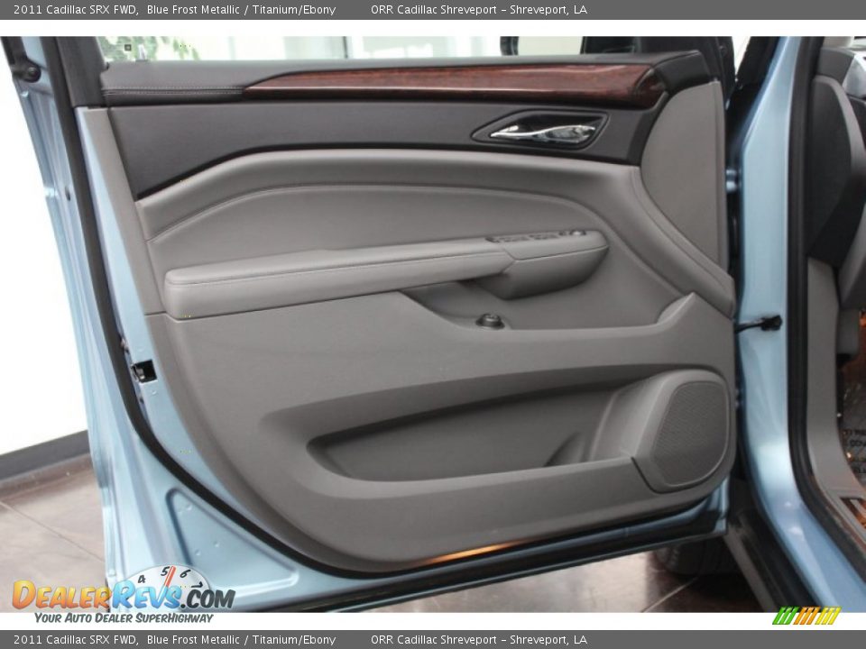 Door Panel of 2011 Cadillac SRX FWD Photo #16