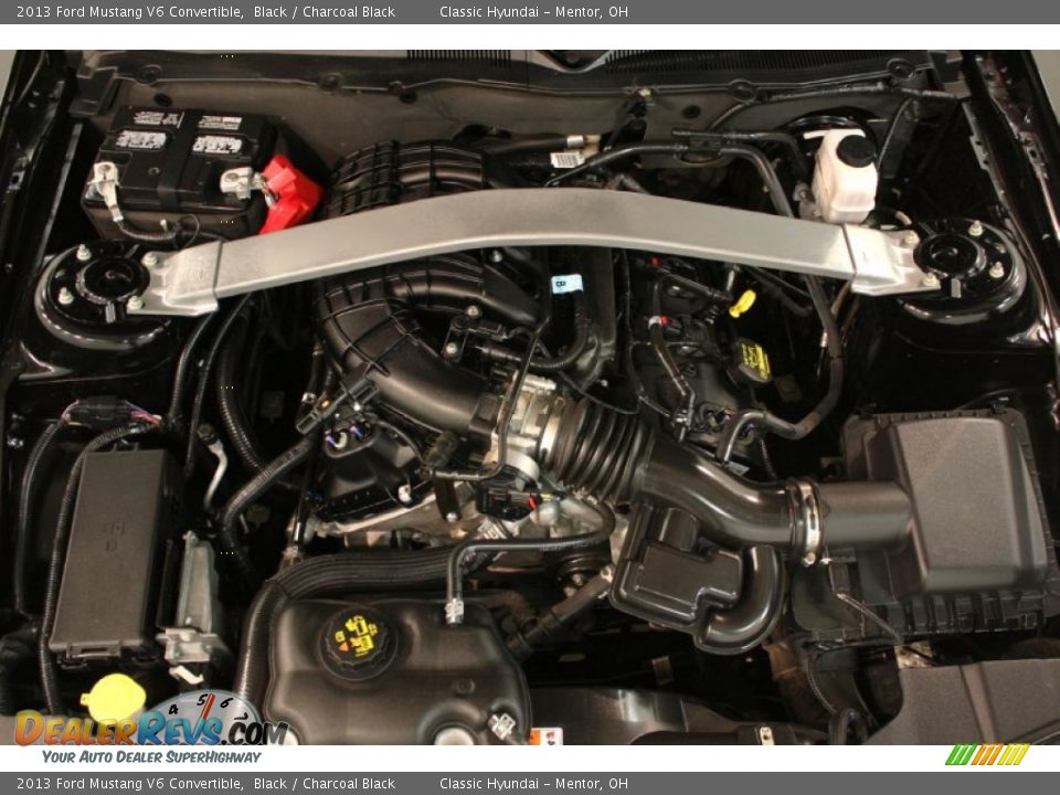 2013 Ford Mustang V6 Convertible Black / Charcoal Black Photo #17