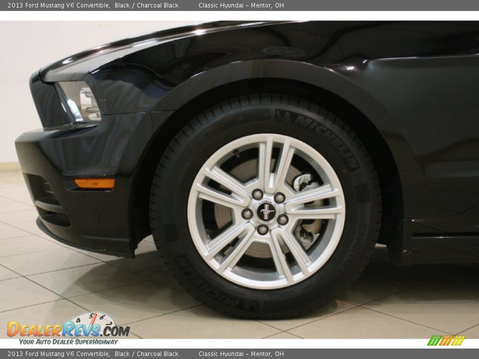 2013 Ford Mustang V6 Convertible Black / Charcoal Black Photo #18