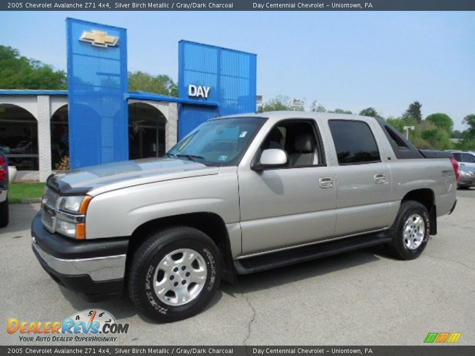 2005 Chevrolet Avalanche Z71 4x4 Silver Birch Metallic / Gray/Dark Charcoal Photo #1