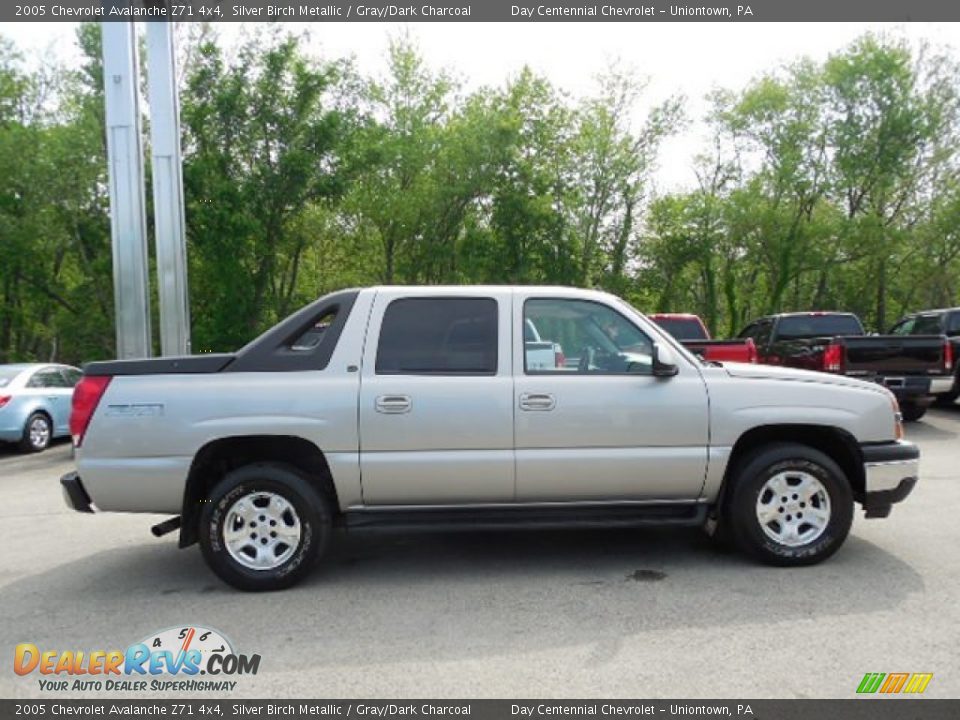 2005 Chevrolet Avalanche Z71 4x4 Silver Birch Metallic / Gray/Dark Charcoal Photo #8