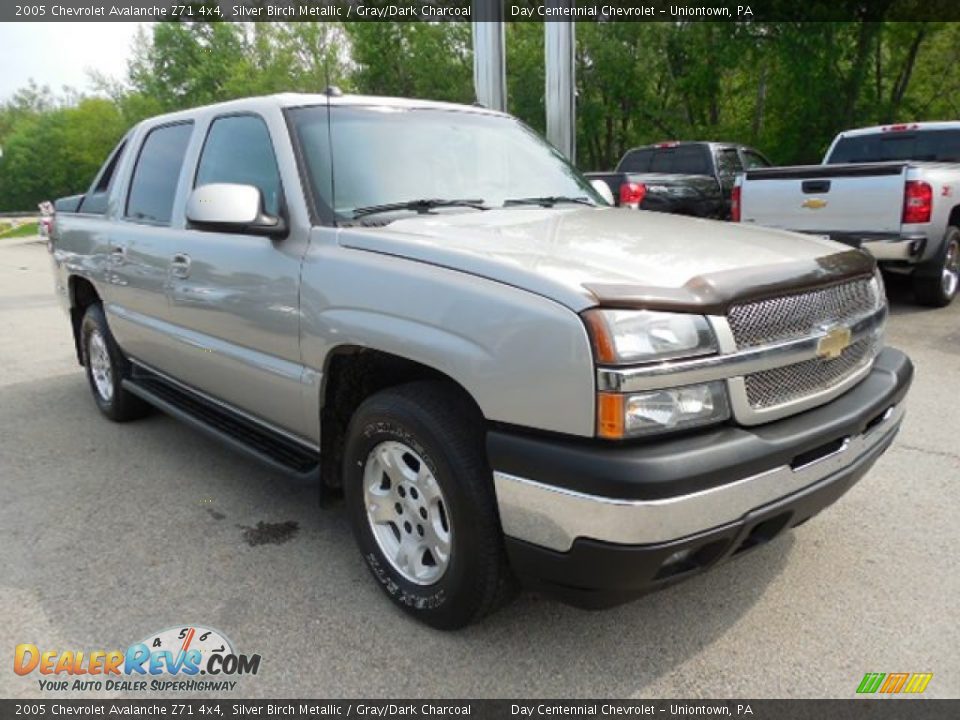 2005 Chevrolet Avalanche Z71 4x4 Silver Birch Metallic / Gray/Dark Charcoal Photo #9