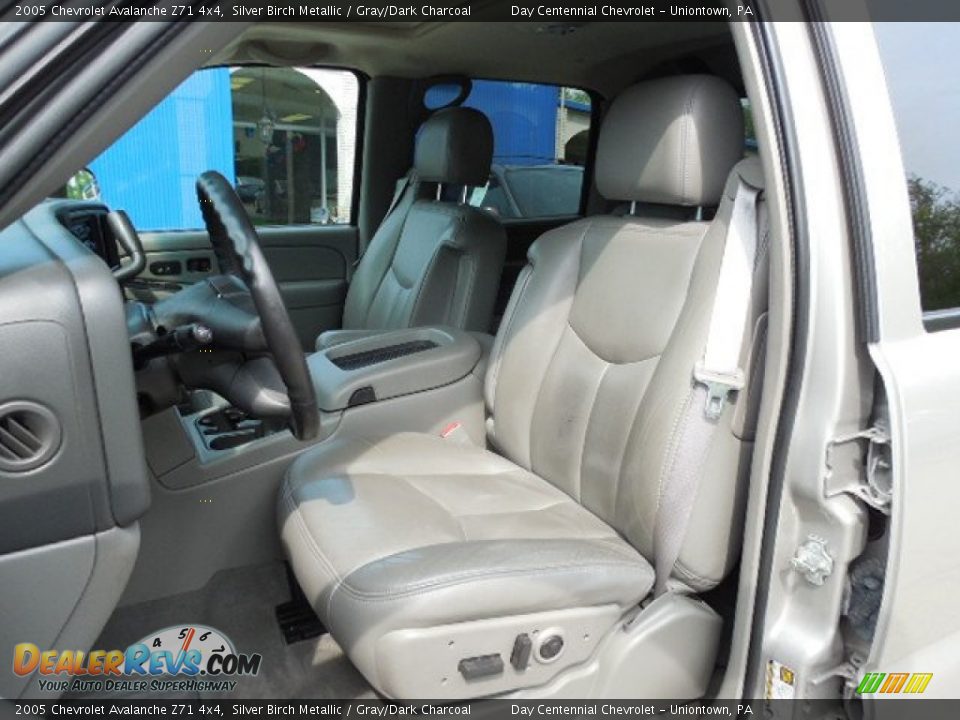 2005 Chevrolet Avalanche Z71 4x4 Silver Birch Metallic / Gray/Dark Charcoal Photo #12