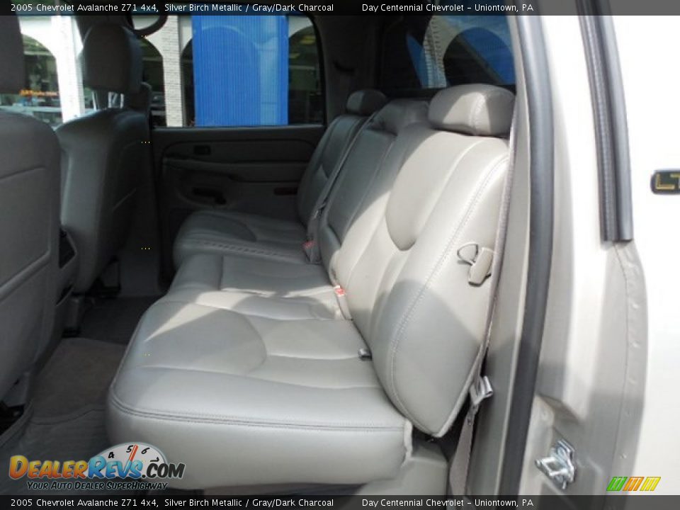 2005 Chevrolet Avalanche Z71 4x4 Silver Birch Metallic / Gray/Dark Charcoal Photo #13