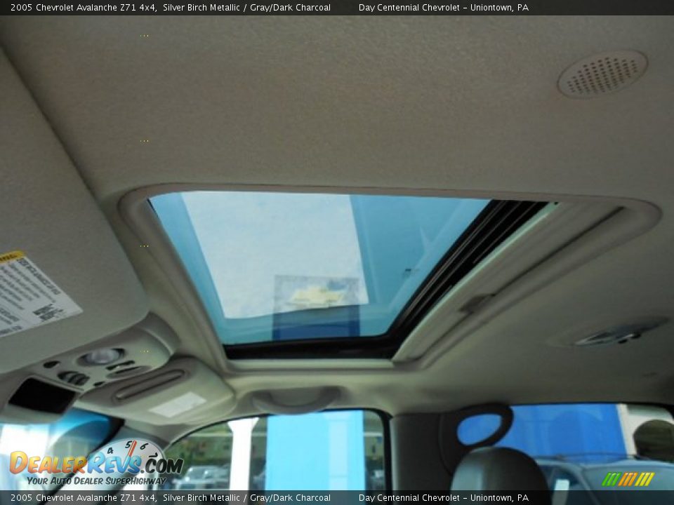 2005 Chevrolet Avalanche Z71 4x4 Silver Birch Metallic / Gray/Dark Charcoal Photo #14