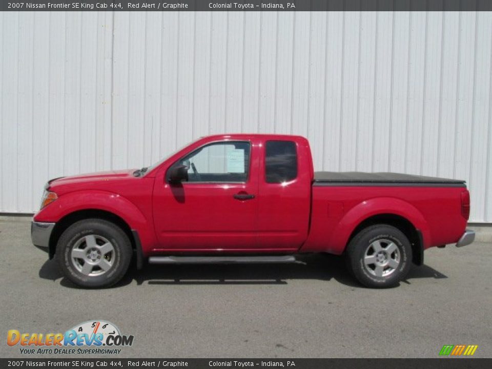 2007 Nissan Frontier SE King Cab 4x4 Red Alert / Graphite Photo #2