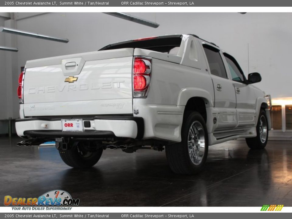2005 Chevrolet Avalanche LT Summit White / Tan/Neutral Photo #5