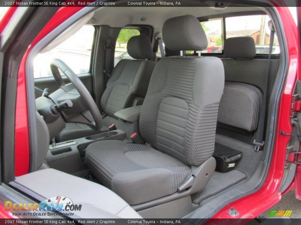 Front Seat of 2007 Nissan Frontier SE King Cab 4x4 Photo #11