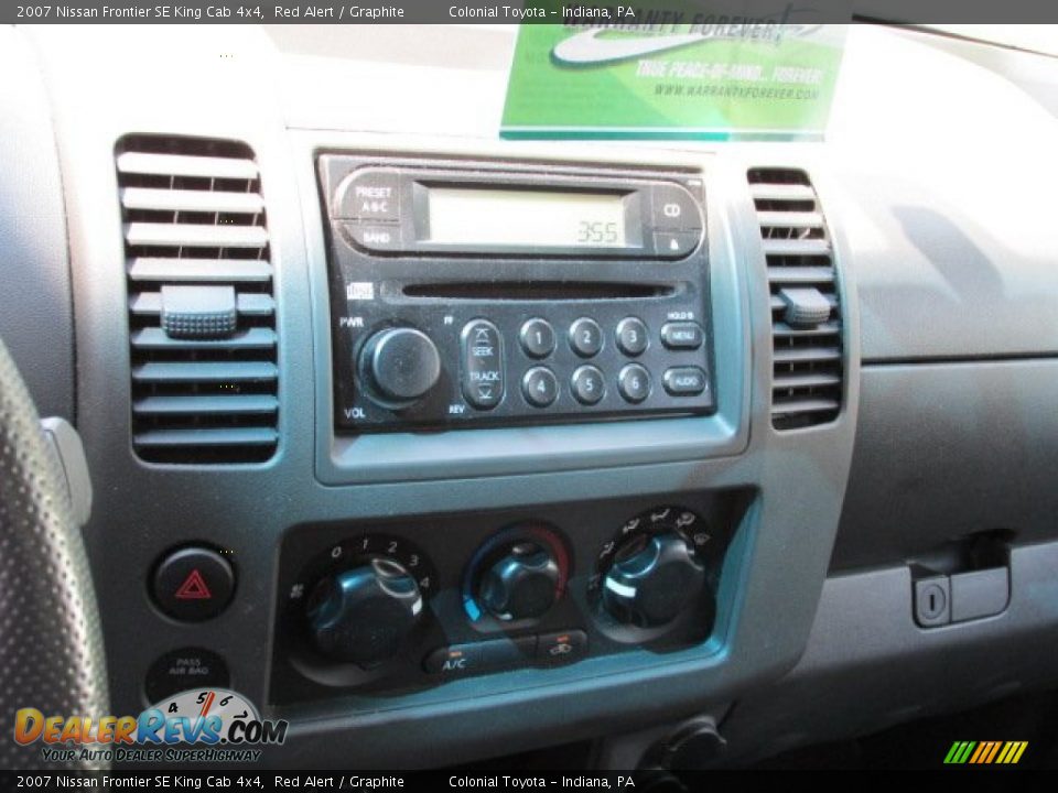 2007 Nissan Frontier SE King Cab 4x4 Red Alert / Graphite Photo #14