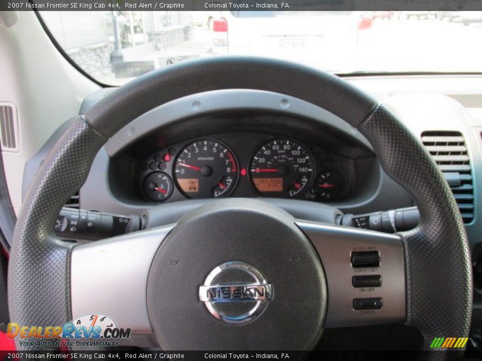 2007 Nissan Frontier SE King Cab 4x4 Red Alert / Graphite Photo #16