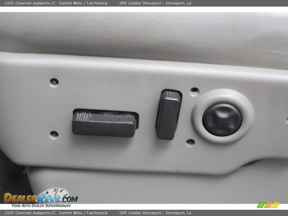 2005 Chevrolet Avalanche LT Summit White / Tan/Neutral Photo #26