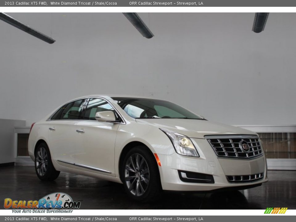2013 Cadillac XTS FWD White Diamond Tricoat / Shale/Cocoa Photo #1