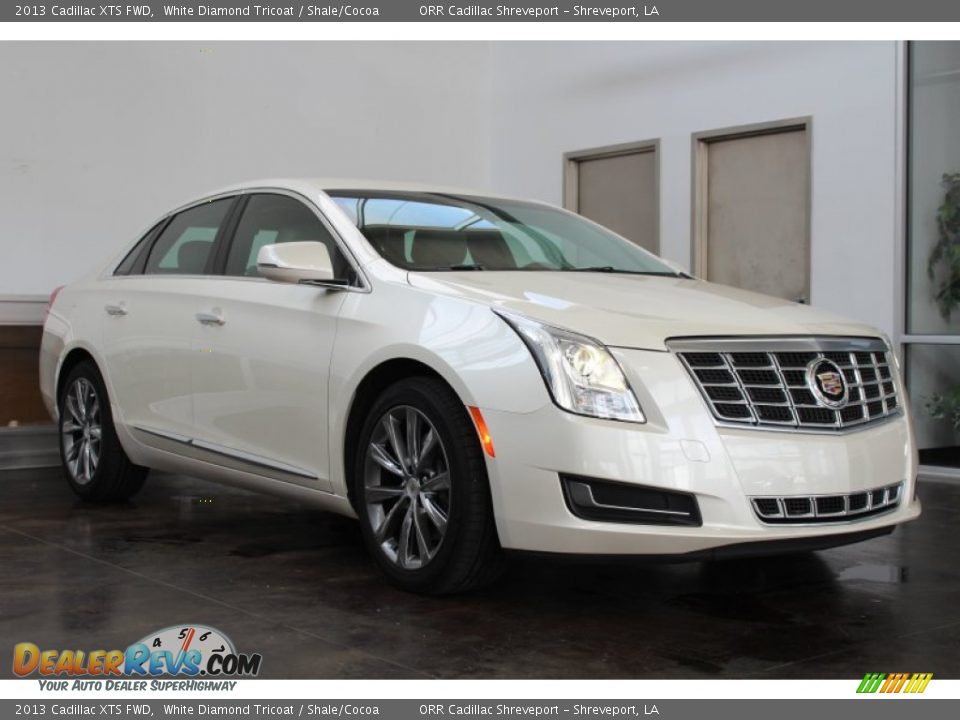 2013 Cadillac XTS FWD White Diamond Tricoat / Shale/Cocoa Photo #3