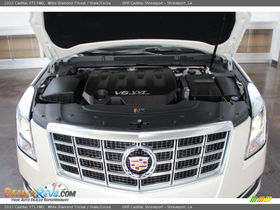 2013 Cadillac XTS FWD White Diamond Tricoat / Shale/Cocoa Photo #10