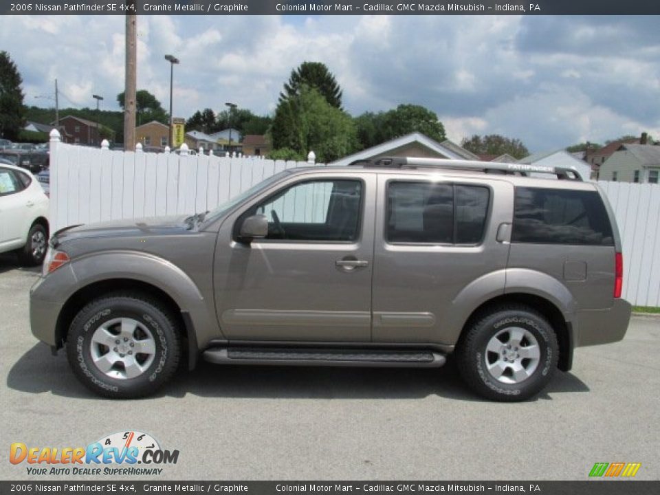 2006 Nissan Pathfinder SE 4x4 Granite Metallic / Graphite Photo #2