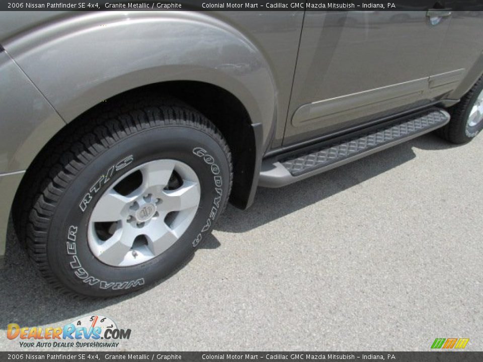 2006 Nissan Pathfinder SE 4x4 Granite Metallic / Graphite Photo #3