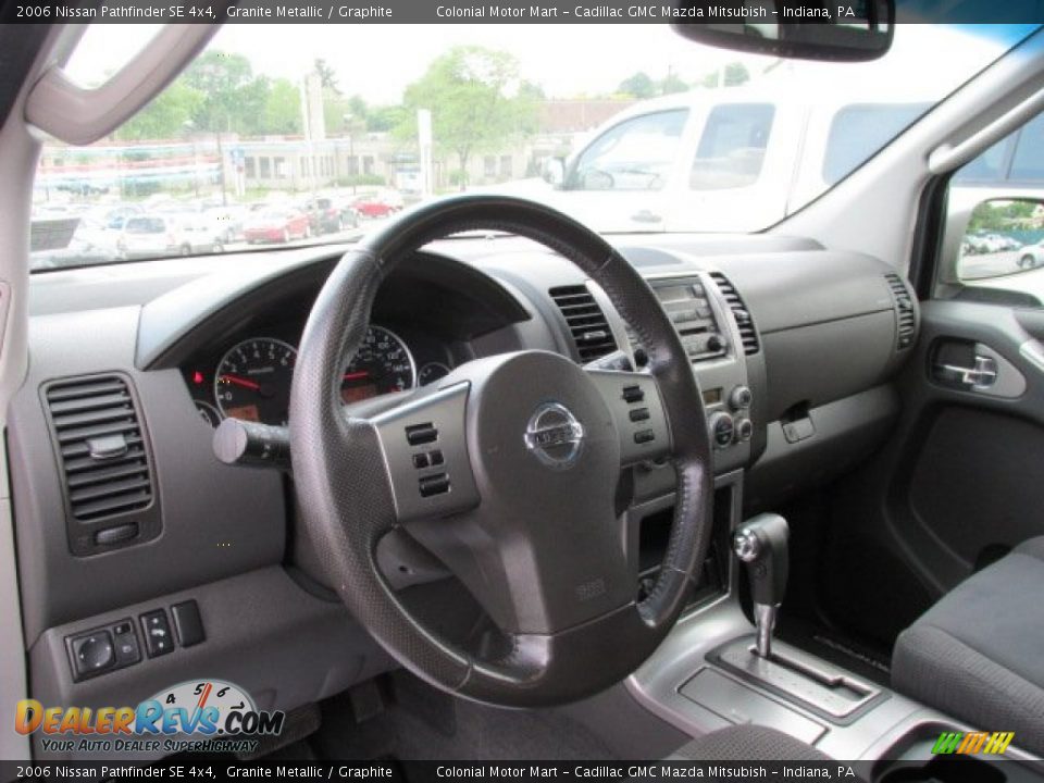 2006 Nissan Pathfinder SE 4x4 Granite Metallic / Graphite Photo #9