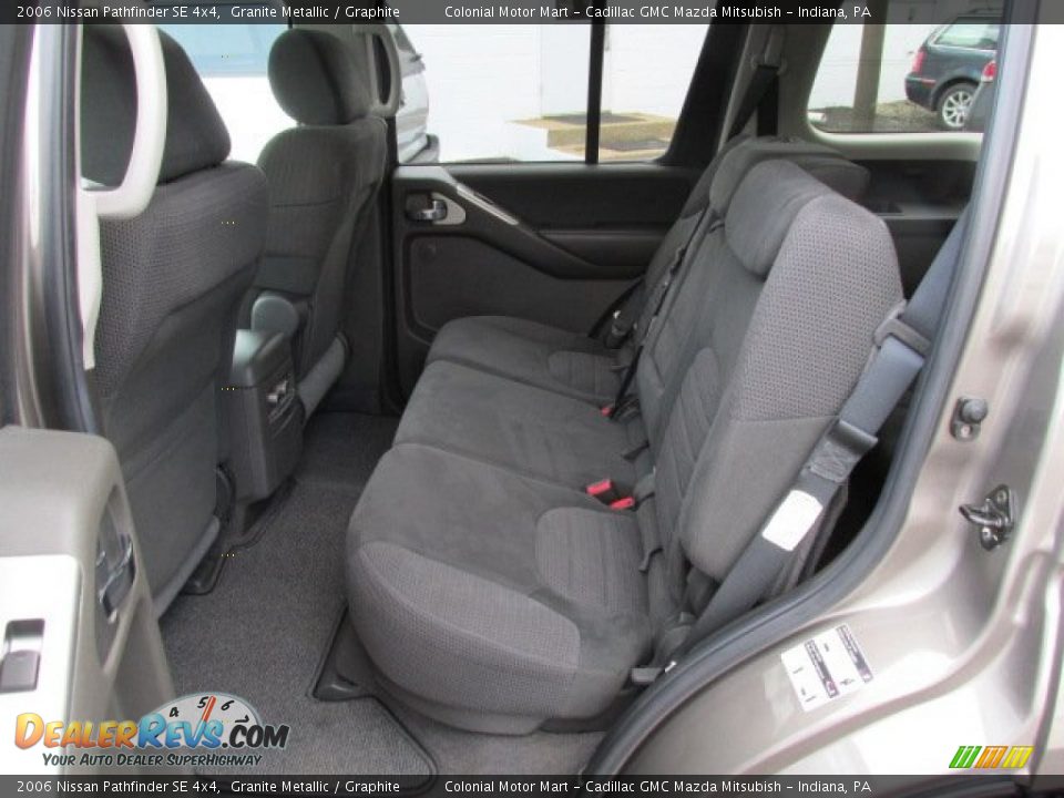 2006 Nissan Pathfinder SE 4x4 Granite Metallic / Graphite Photo #15