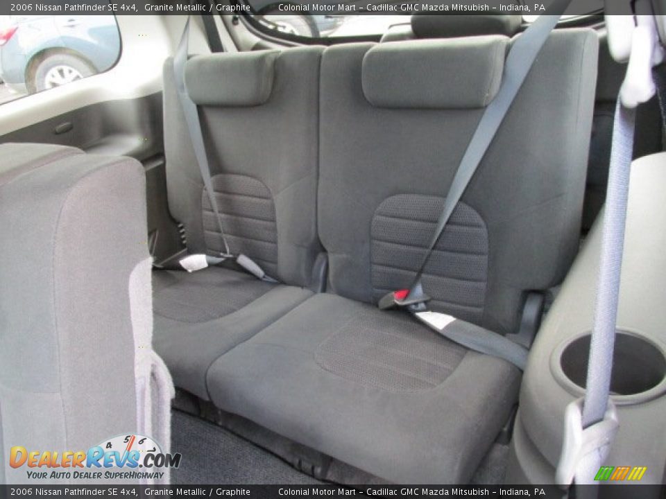 2006 Nissan Pathfinder SE 4x4 Granite Metallic / Graphite Photo #16