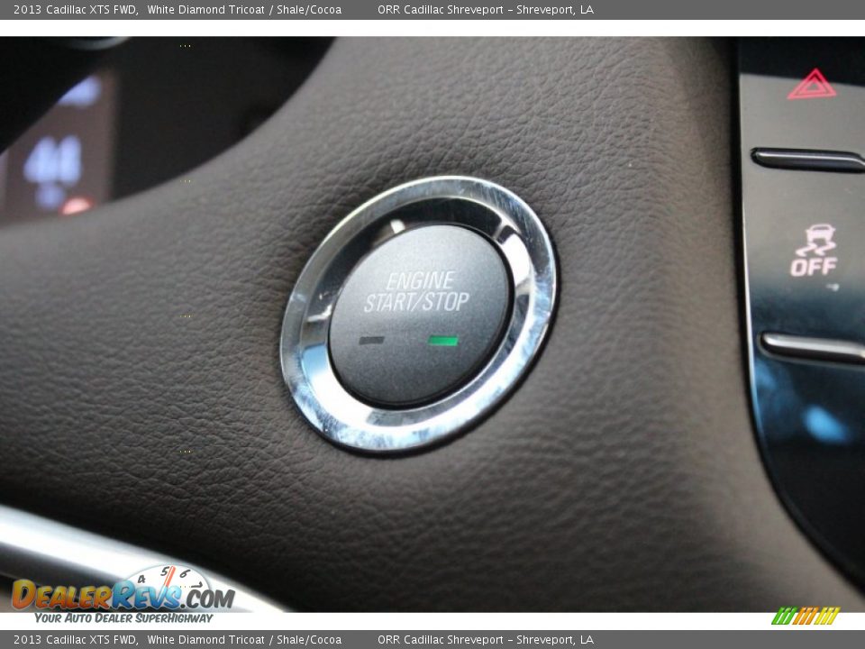 2013 Cadillac XTS FWD White Diamond Tricoat / Shale/Cocoa Photo #26