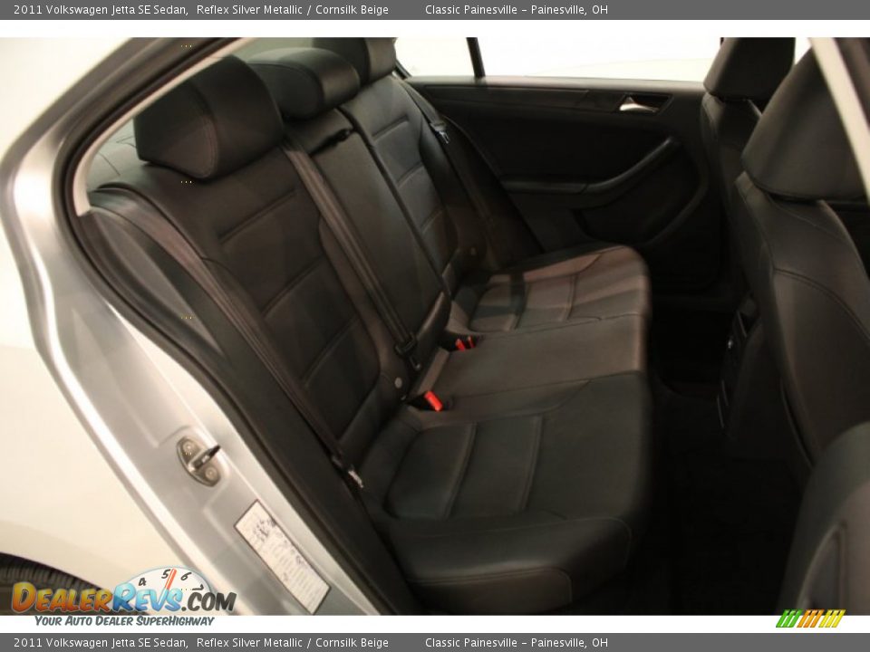 2011 Volkswagen Jetta SE Sedan Reflex Silver Metallic / Cornsilk Beige Photo #11