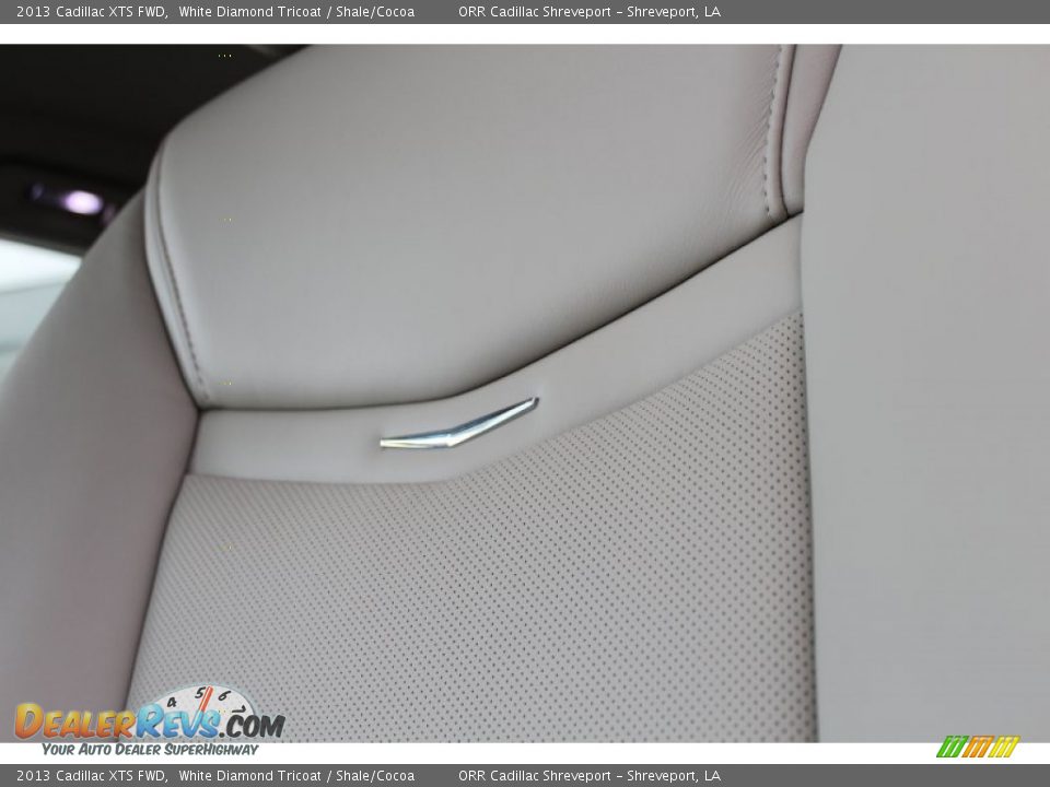 2013 Cadillac XTS FWD White Diamond Tricoat / Shale/Cocoa Photo #30