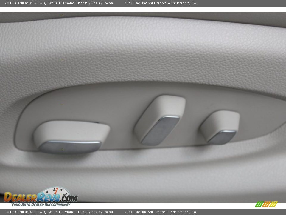 2013 Cadillac XTS FWD White Diamond Tricoat / Shale/Cocoa Photo #35