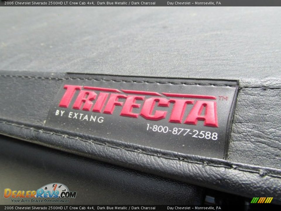 2006 Chevrolet Silverado 2500HD LT Crew Cab 4x4 Dark Blue Metallic / Dark Charcoal Photo #8