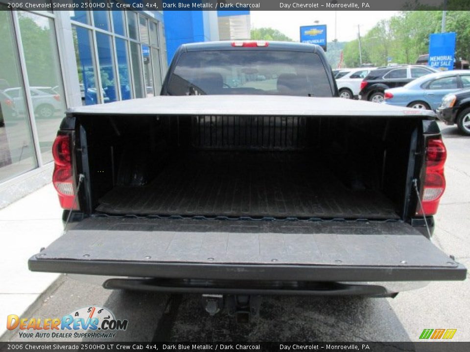 2006 Chevrolet Silverado 2500HD LT Crew Cab 4x4 Dark Blue Metallic / Dark Charcoal Photo #9