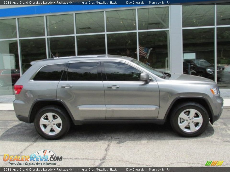 2011 Jeep Grand Cherokee Laredo X Package 4x4 Mineral Gray Metallic / Black Photo #2
