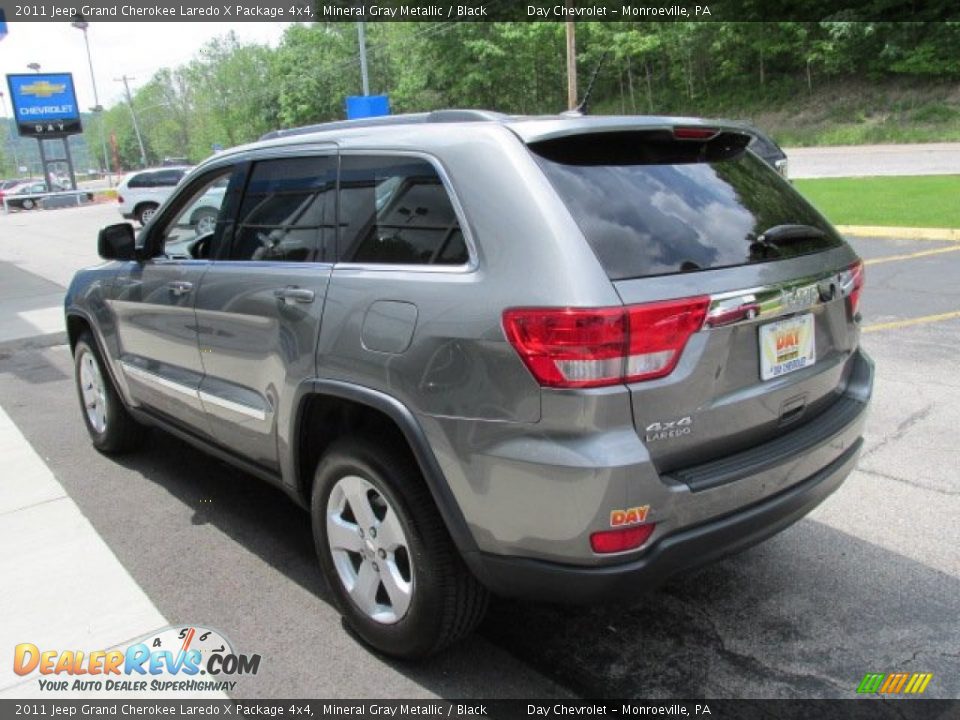 2011 Jeep Grand Cherokee Laredo X Package 4x4 Mineral Gray Metallic / Black Photo #7