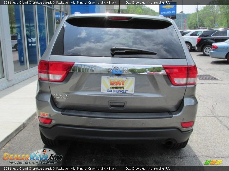 2011 Jeep Grand Cherokee Laredo X Package 4x4 Mineral Gray Metallic / Black Photo #8