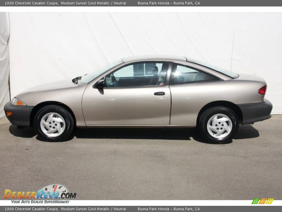 1999 Chevrolet Cavalier Coupe Medium Sunset Gold Metallic / Neutral Photo #8