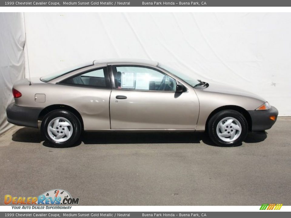 1999 Chevrolet Cavalier Coupe Medium Sunset Gold Metallic / Neutral Photo #10