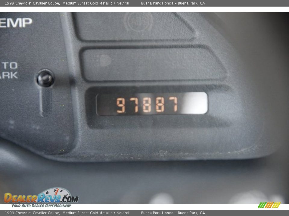1999 Chevrolet Cavalier Coupe Medium Sunset Gold Metallic / Neutral Photo #12