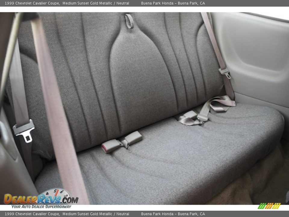 1999 Chevrolet Cavalier Coupe Medium Sunset Gold Metallic / Neutral Photo #17