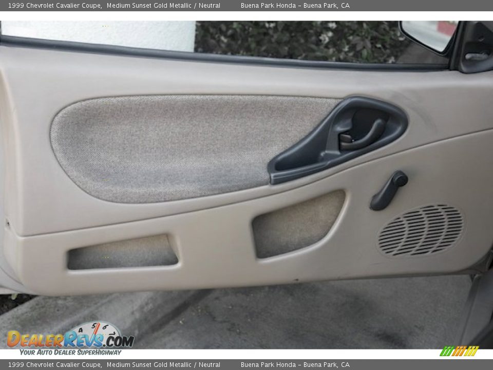 1999 Chevrolet Cavalier Coupe Medium Sunset Gold Metallic / Neutral Photo #20