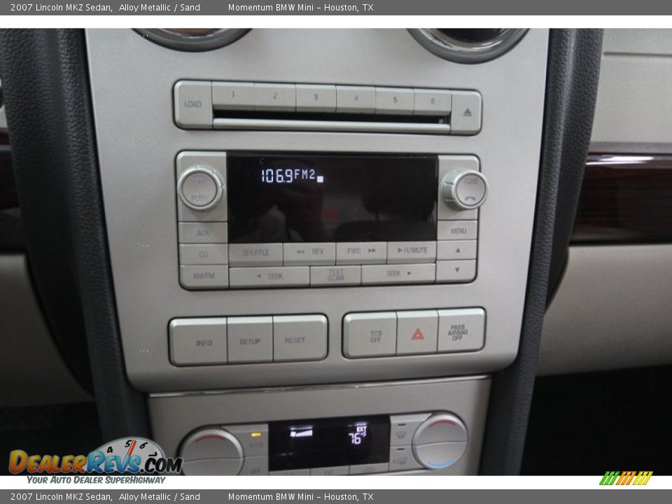 Controls of 2007 Lincoln MKZ Sedan Photo #20