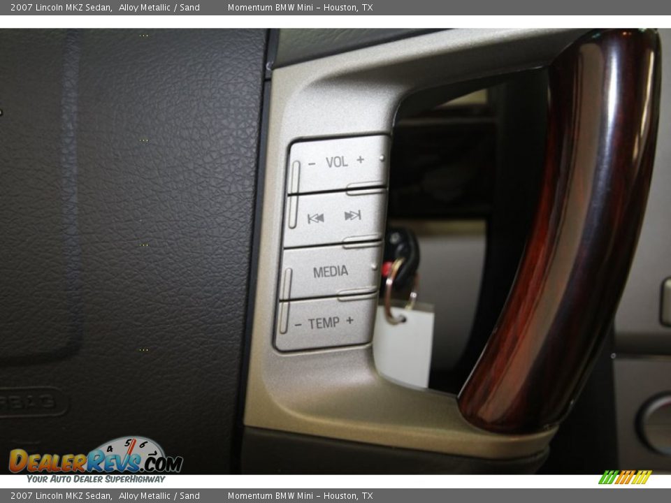 Controls of 2007 Lincoln MKZ Sedan Photo #25