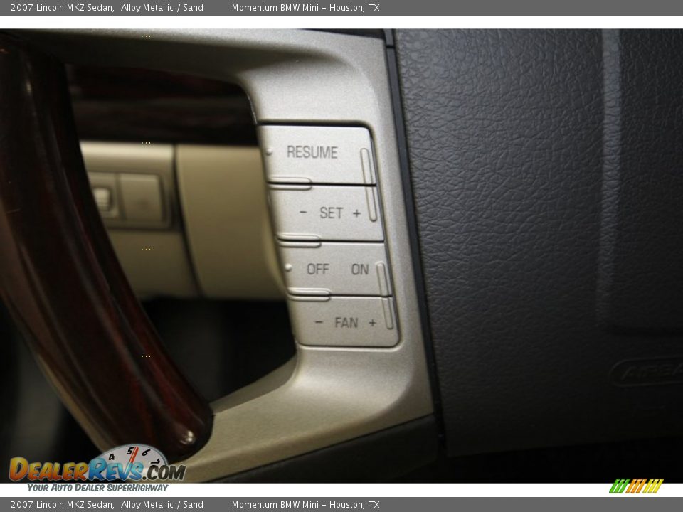 Controls of 2007 Lincoln MKZ Sedan Photo #26