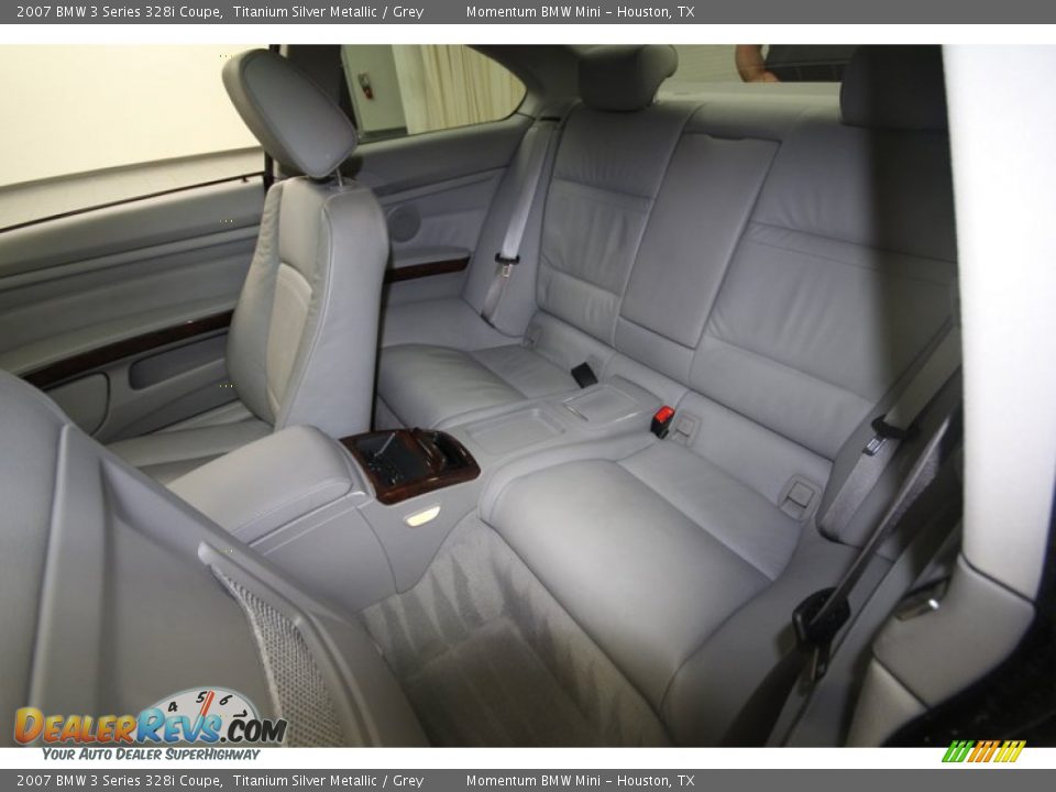 Rear Seat of 2007 BMW 3 Series 328i Coupe Photo #12