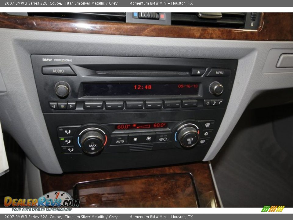 Controls of 2007 BMW 3 Series 328i Coupe Photo #18