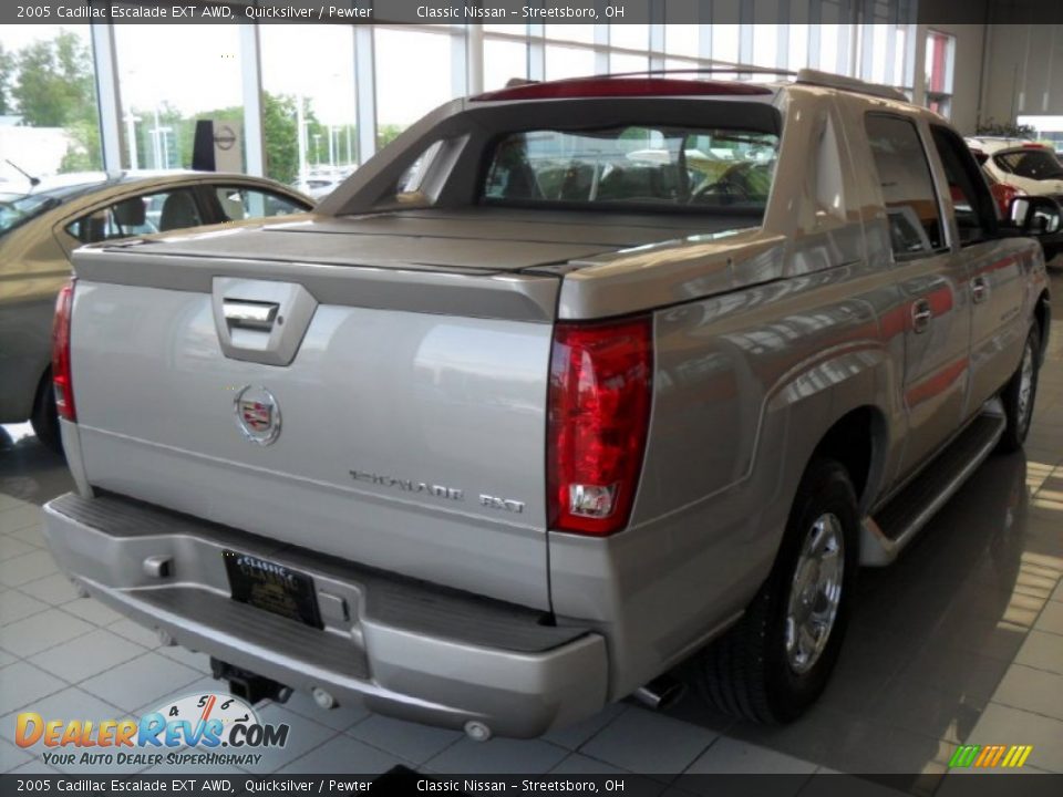 2005 Cadillac Escalade EXT AWD Quicksilver / Pewter Photo #2