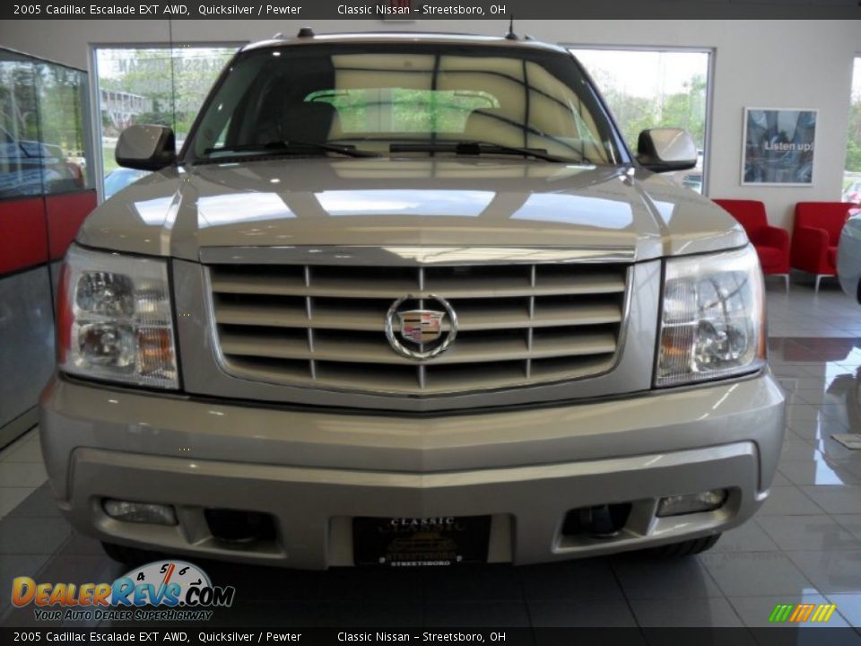 2005 Cadillac Escalade EXT AWD Quicksilver / Pewter Photo #3