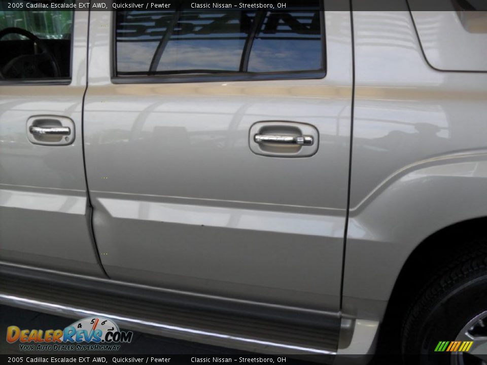 2005 Cadillac Escalade EXT AWD Quicksilver / Pewter Photo #7