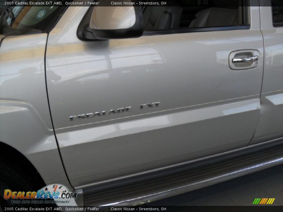 2005 Cadillac Escalade EXT AWD Quicksilver / Pewter Photo #8