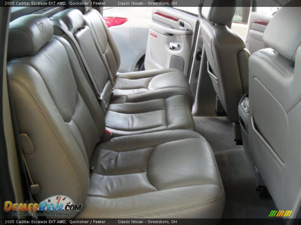 2005 Cadillac Escalade EXT AWD Quicksilver / Pewter Photo #13